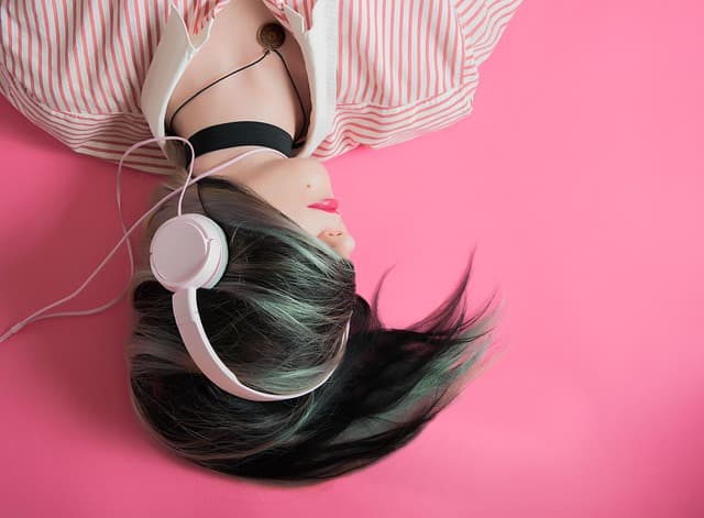 Cómo Mejorar Tu Comprensión Auditiva en Español con Práctica Diaria